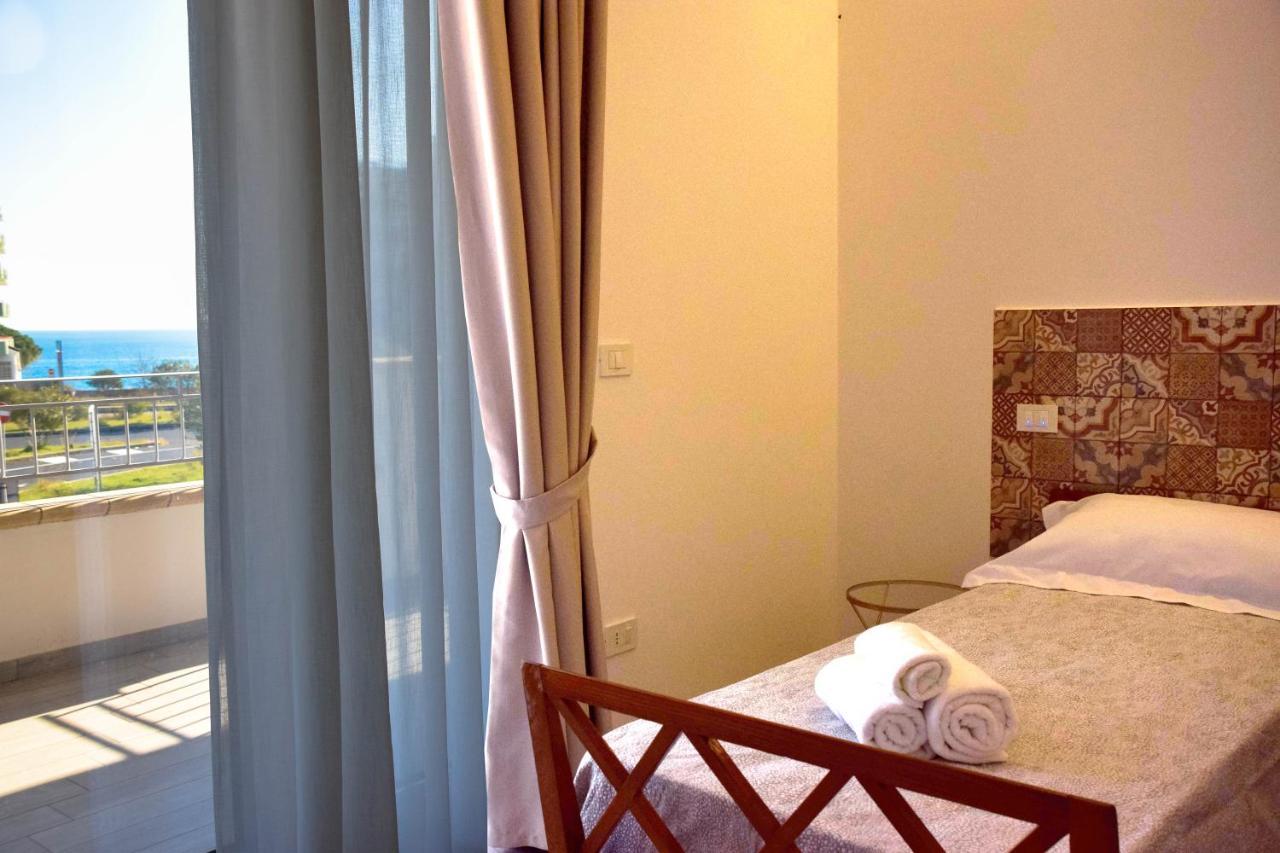 Accomodati B&B Marina di Gioiosa Ionica Exterior foto